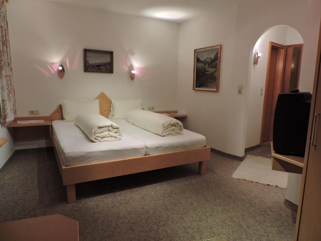 Pension Wallnoefer Mieming Room photo